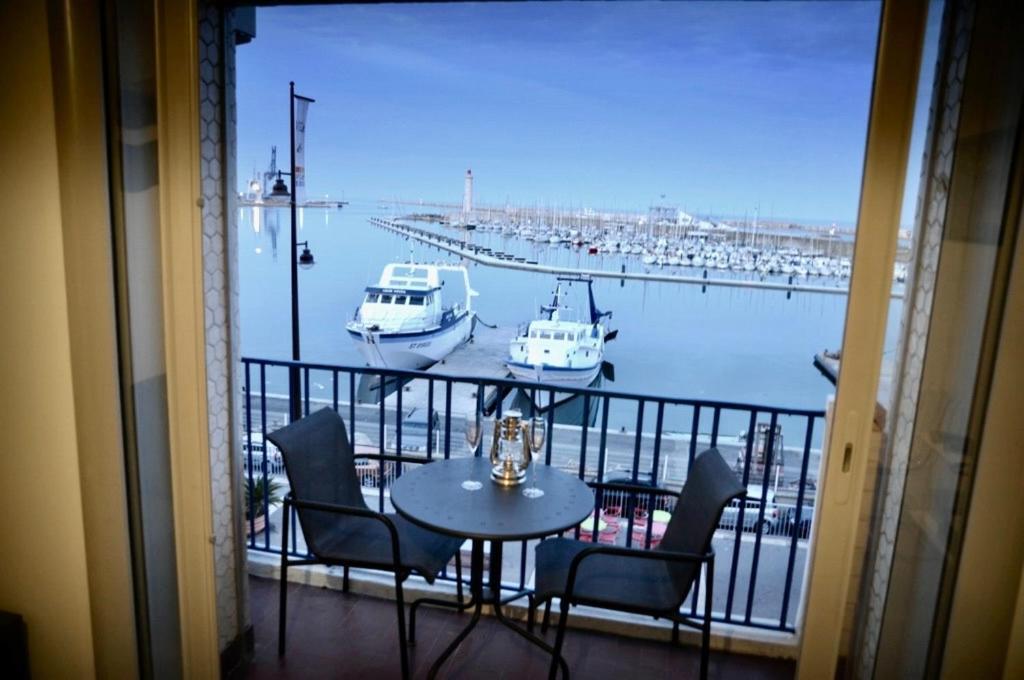 "Luigi" Balcon Sur La Mer Et Le Port De Сет Екстер'єр фото